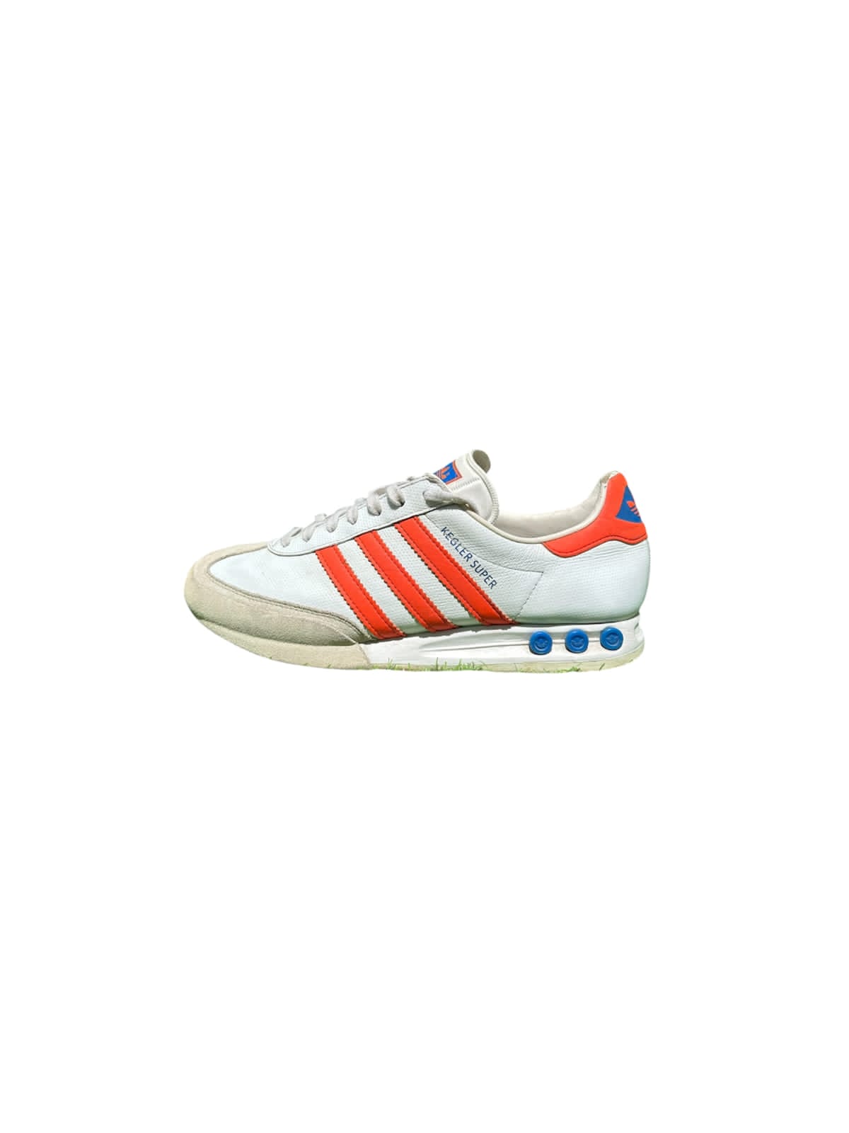 Adidas White Sneakers with Orange Stripes – Stylish Casual Streetwear Shoes (EUR 42 | US 9)