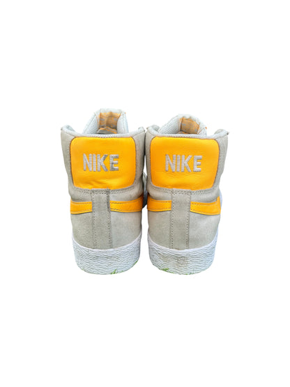 Nike SB Zoom Blazer Mid – Summit White / Laser Orange (EUR 41 | US 8)