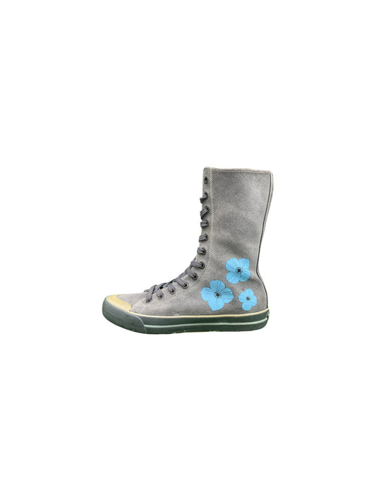 Canvas High-Top Sneakers – Stylish & Comfortable